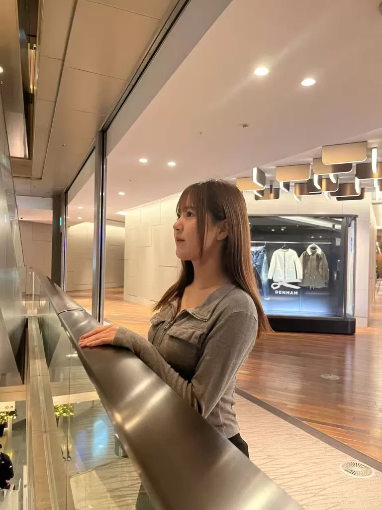 “咪咪 Mimi” Tokyo’s Sakura-type girlfriend is here waiting you. Cute, gentle, and amazing service. Super high value & grab the chance now!